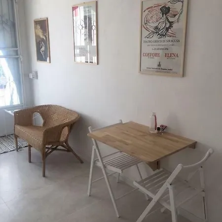 Pensión Camere Macari